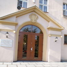 Wejście do sanktuarium Bł. Edmunda Bojanowskiego